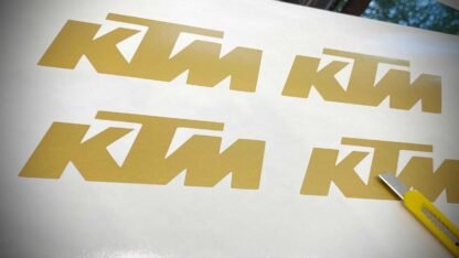 Lot de 4 stickers KTM pour décorer votre casque moto couleur au choix Deco Sticker Store